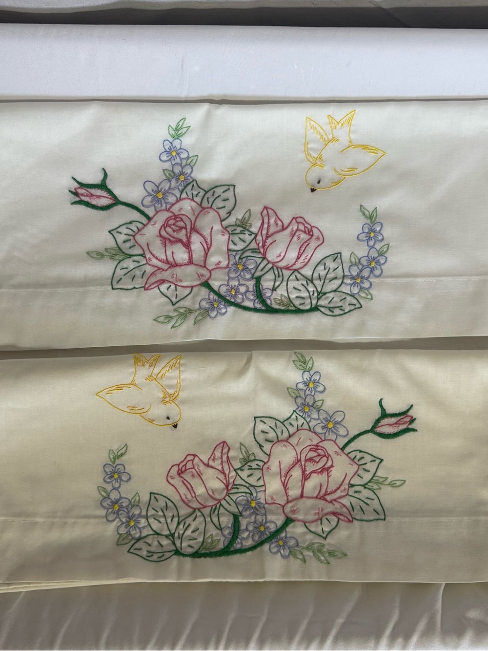 Vintage Lady Pepperell Embroidered Floral Bird Pillowcases Pair Unused